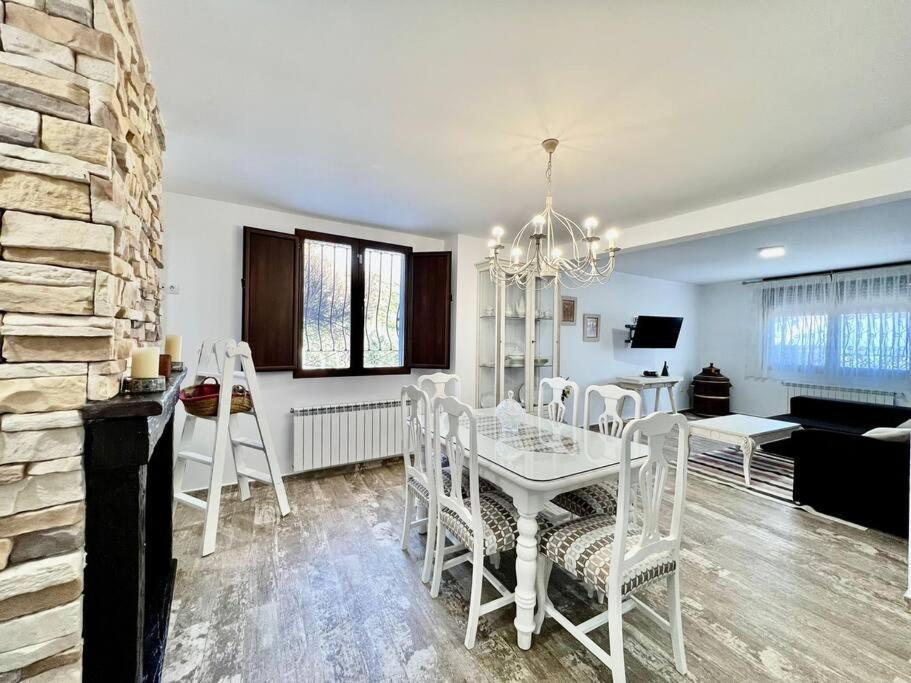 Casa Rural Alfavila Castillo de Locubin Екстер'єр фото
